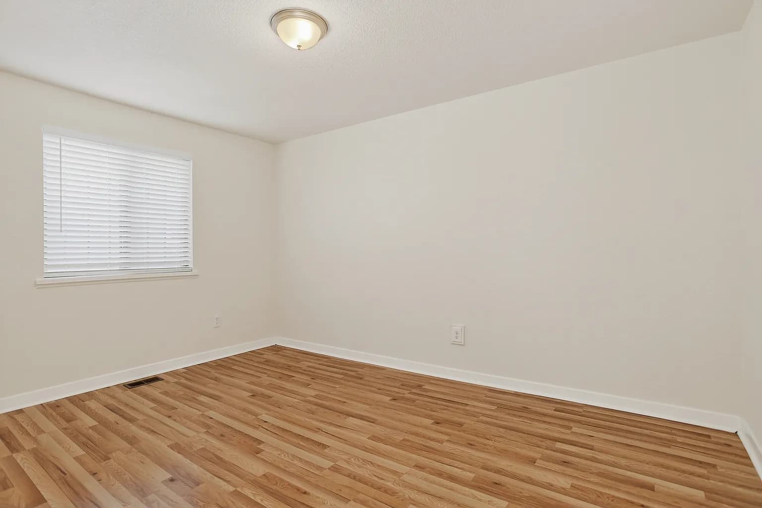 3174 W Center Ave 10